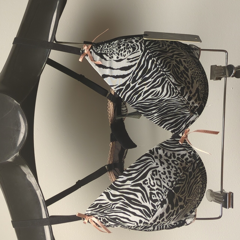 36DD Sexy Kardashian Kollection Minx Bra zebra print, fully adjustable new